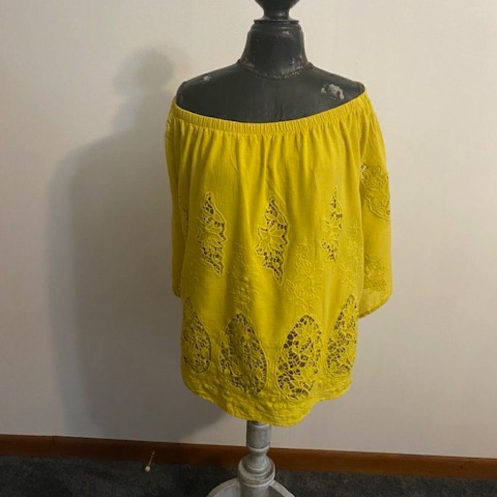 Lane Bryant Mustard GoldāOff the Shoulder Eyelet Lined blouse, sizeā26/28